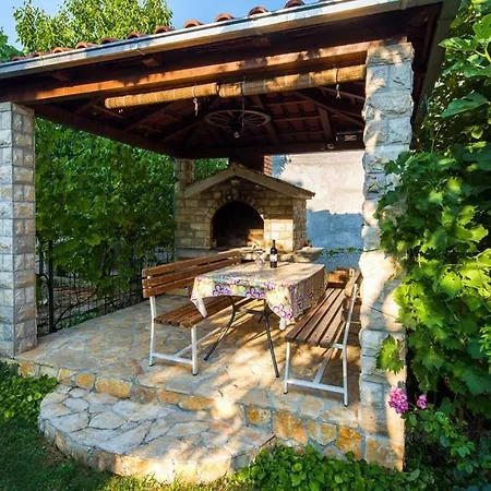 House With A Parking Space Kastel Luksic, - 14110 Сasa de vacaciones Kaštela